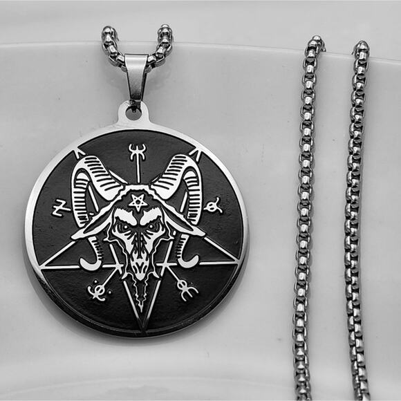 Goth Necklace - Picture 4 of 4